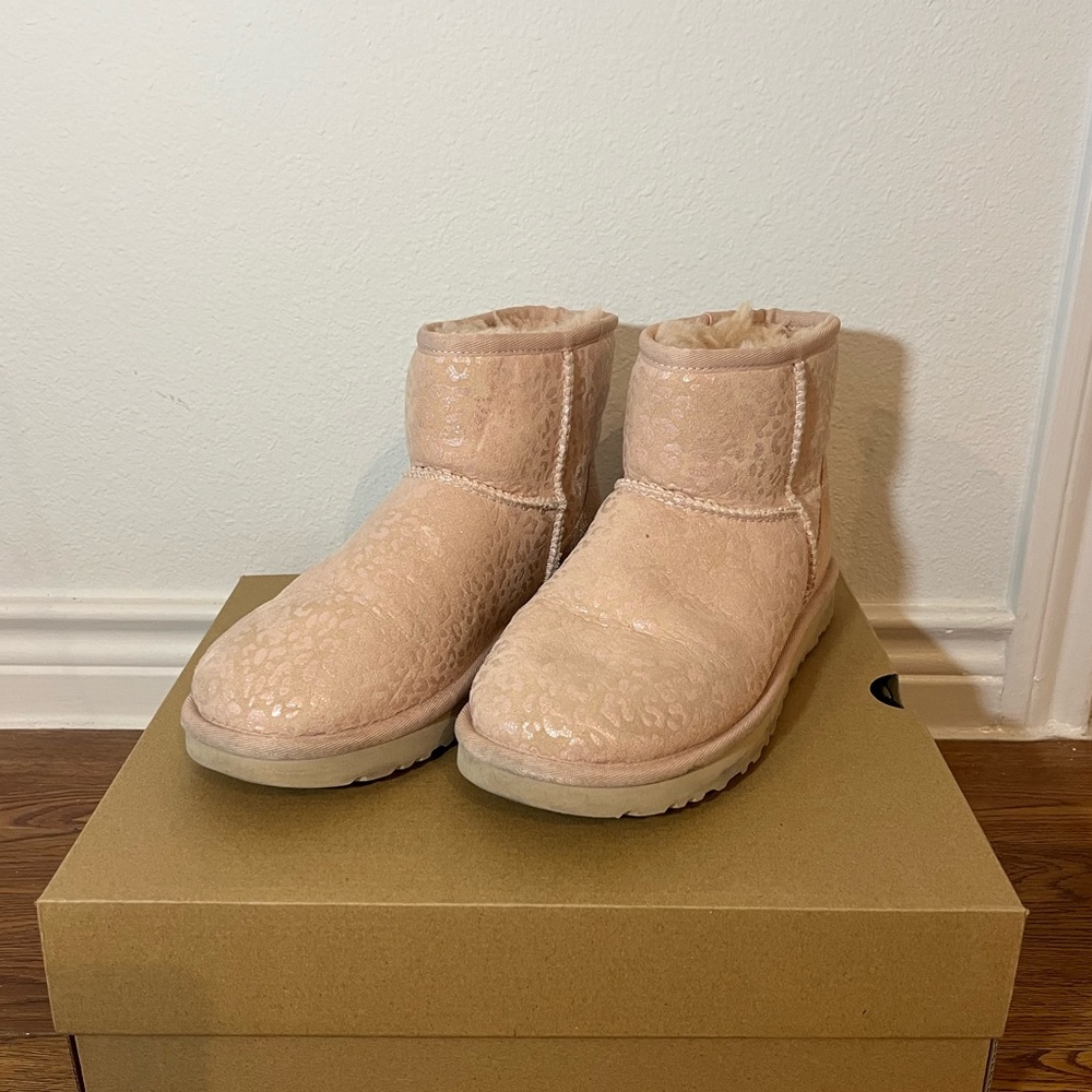 Mini Uggs - image 1